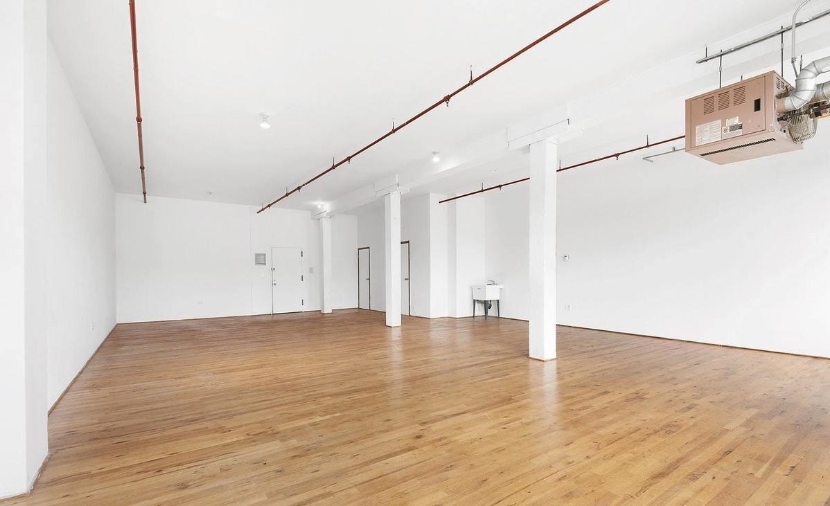 47 Thames Street, Brooklyn, NY, USA